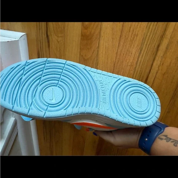 Nike Sky Blue Sneakers with Orange Accents - Picture 4 of 4